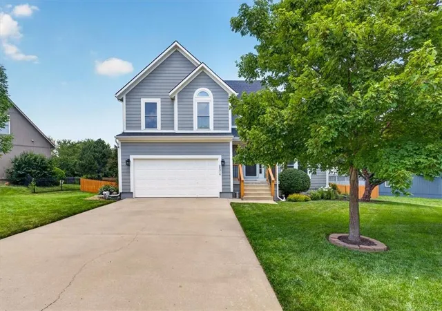 Homes for sale in Spring Hill, KS | 20316 W 219th St, Spring Hill, KS 66083 | MLS# 2630290