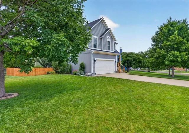 Homes for sale in Spring Hill, KS | 20316 W 219Th St, Spring Hill, KS 66083 | MLS# 2630290