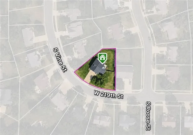 Homes for sale in Spring Hill, KS | 20316 W 219th St, Spring Hill, KS 66083 | MLS# 2630290