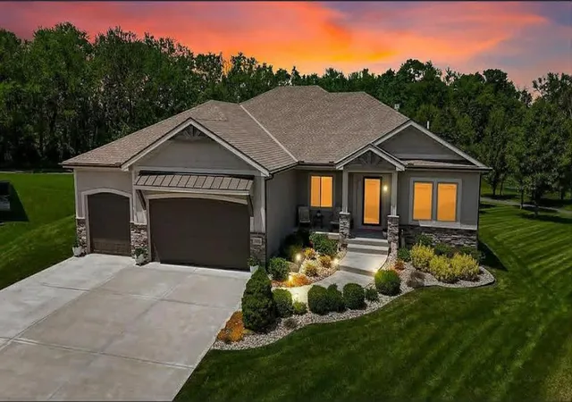 Photo 4 of Single family home for sale at 9305 SW Sushi Cir, Lees Summit, MO 64064 | MLS# 2630293 | Listing updated on 2026-08-25
