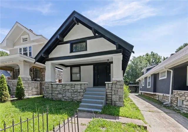Photo 2 of Single family home for sale at 4103 Benton Blvd, Kansas City, MO 64130 | MLS# 2630301 | Listing updated on 2026-08-15