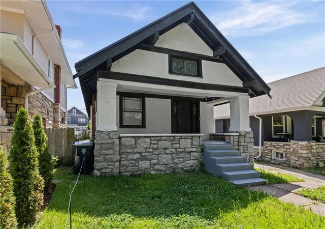 Photo 3 of Single family home for sale at 4103 Benton Blvd, Kansas City, MO 64130 | MLS# 2630301 | Listing updated on 2026-08-15