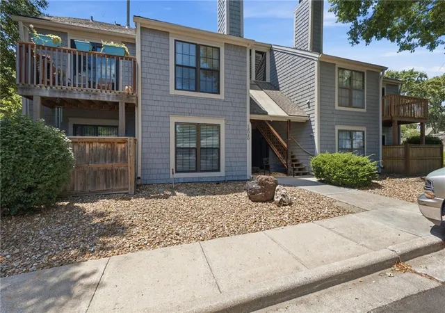 Homes for sale in Shawnee, KS | 12030 W 58th Ter #C, Shawnee, KS 66216 | MLS# 2630313