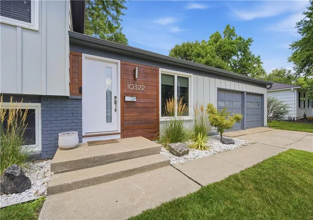 4th image of 10322 Outlook Dr, Overland Park, KS 66207 | MLS# 2630314