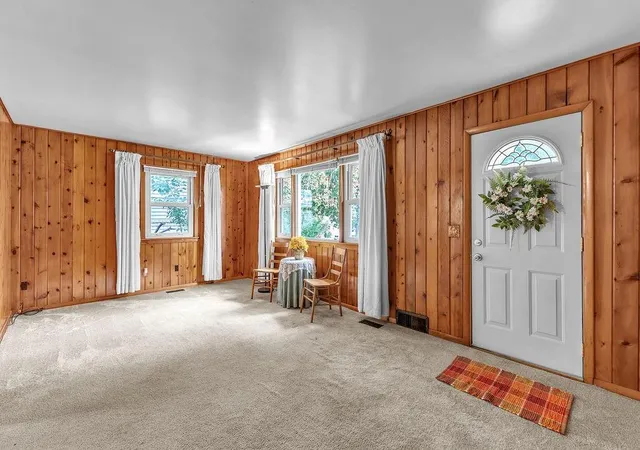 Photo 3 of Sale Pending at 3009 Locust St, St Joseph, MO 64501 | MLS# 2630317 | Listing updated on 2026-08-29