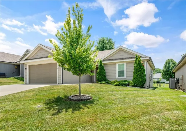 2nd image of 116 N Sivley St, Peculiar, MO 64078 | MLS# 2630326