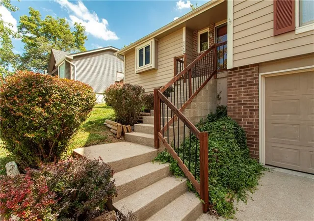 4th image of 1112 Sw 24Th Street Ct, Blue Springs, MO 64015 | MLS# 2630333