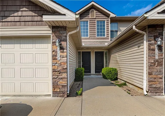 Photo 2 of Townhouse for sale at 4318 Ne 83rd Street, Kansas City, MO 64119 | MLS# 2630339 | Listing updated on 2026-08-04