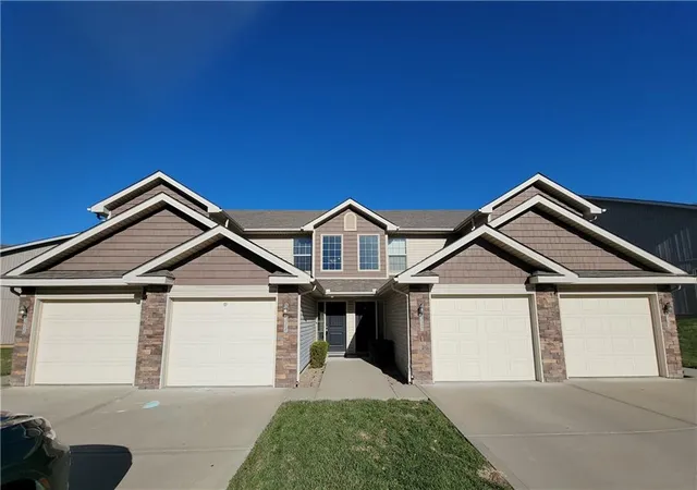 Photo 3 of Townhouse for sale at 4318 NE 83rd Street, Kansas City, MO 64119 | MLS# 2630339 | Listing updated on 2026-08-04