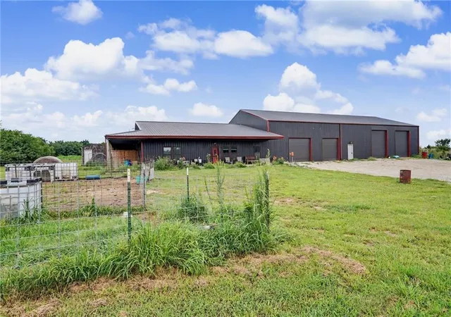 Homes for sale in Ottawa, KS | 2216 Eisenhower Rd, Ottawa, KS 66067 | MLS# 2630343