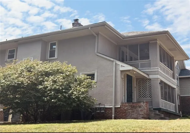 4th image of 201 W 51St Ter, Kansas City, MO 64112 | MLS# 2630344