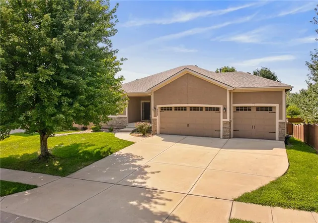 2nd image of 18425 W 193 Terrace, Spring Hill, KS 66083 | MLS# 2630367