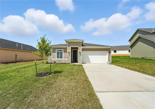 Homes for sale in Gardner, KS | 17542 Muncie St, Gardner, KS 66030 | MLS# 2630369