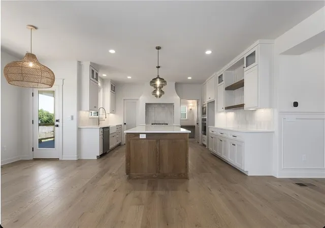 Photo 3 of Single family home for sale at 2334 Foxtail Dr, Kearney, MO 64060 | MLS# 2630379 | Listing updated on 2026-09-05