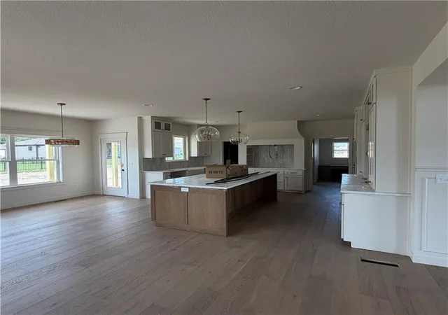Photo 3 of Sale Pending at 2334 Foxtail Dr, Kearney, MO 64060 | MLS# 2630379 | Listing updated on 2026-10-20