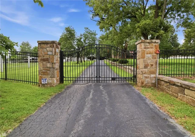 99th image of 12444 Leavenworth Rd, Kansas City, KS 66109 | MLS# 2630380