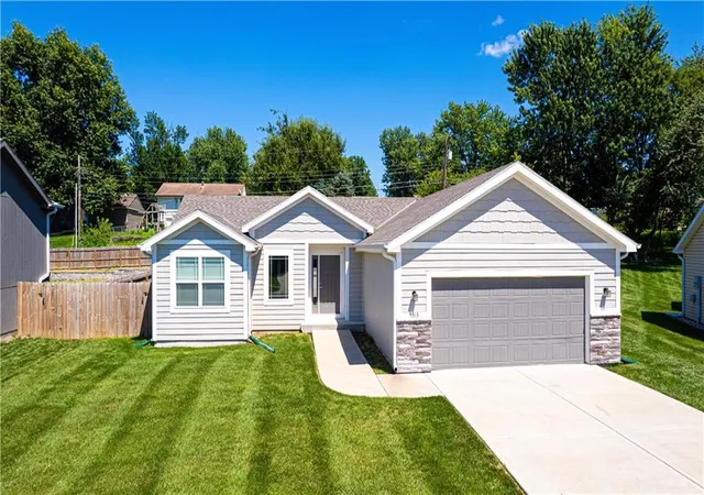 1st image of 5313 Crystal Dr, St Joseph, MO 64503 | MLS# 2630388