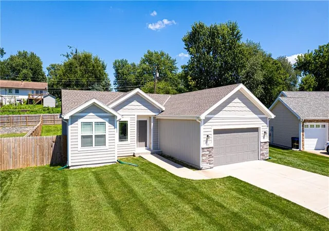 2nd image of 5313 Crystal Dr, St Joseph, MO 64503 | MLS# 2630388