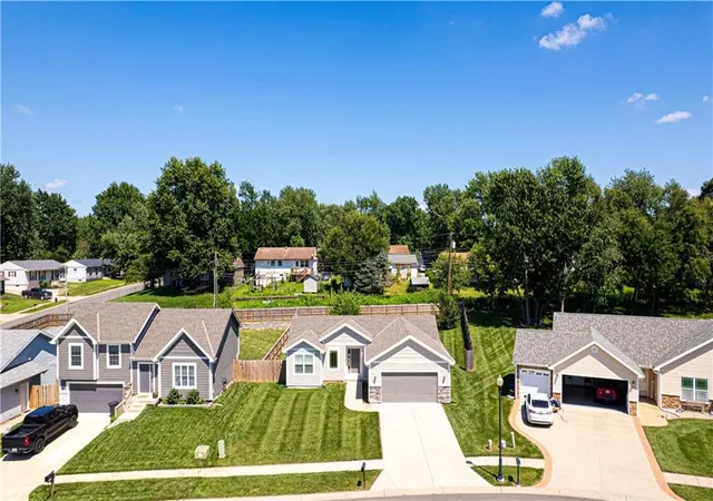 3rd image of 5313 Crystal Dr, St Joseph, MO 64503 | MLS# 2630388