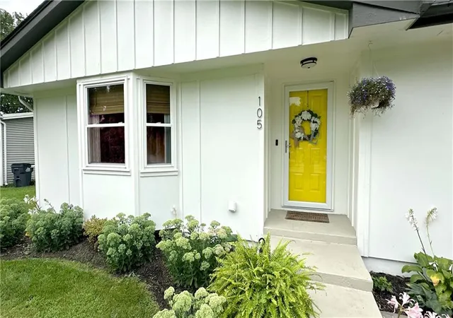 Photo 2 of Single family home for sale at 105 Broadway St, Grain Valley, MO 64029 | MLS# 2630395 | Listing updated on 2026-08-26
