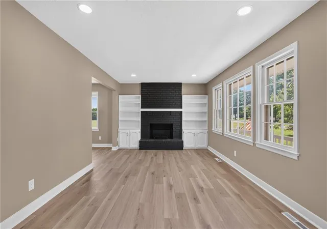 5th image of 10508 E 241St Ter Ter, Peculiar, MO 64078 | MLS# 2630396