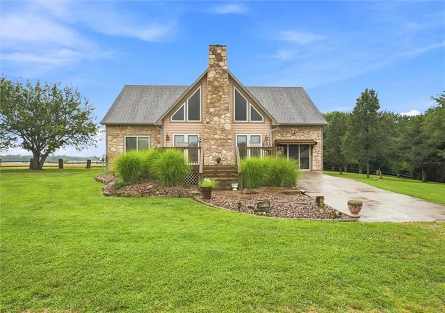 1st image of 3776 Delaware Rd, Pomona, KS 66076 | MLS# 2630403