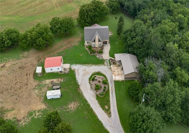 3rd image of 3776 Delaware Rd, Pomona, KS 66076 | MLS# 2630403