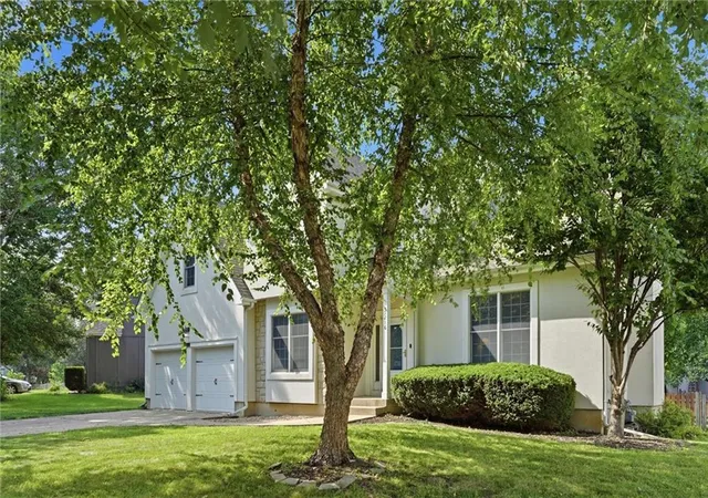 4th image of 5216 W 158th Place, Overland Park, KS 66224 | MLS# 2630405