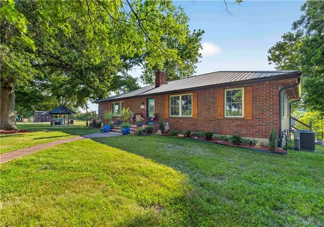 Photo 3 of Sale Pending at 32240 Rockville Rd, Louisburg, KS 66053 | MLS# 2630406 | Listing updated on 2026-08-24