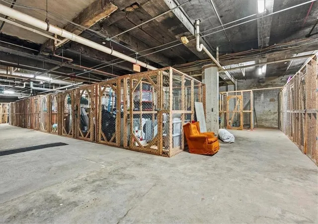 2nd image of 1535 Walnut St, Kansas City, MO 64108