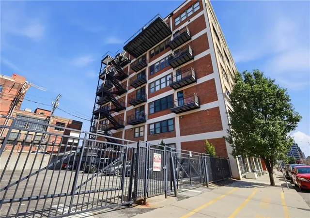5th image of 1535 Walnut St #306, Kansas City, MO 64108 | MLS# 2630411