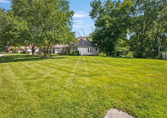 Homes for sale in Gladstone, MO | 6809 N Agnes Ave, Gladstone, MO 64119 | MLS# 2630413