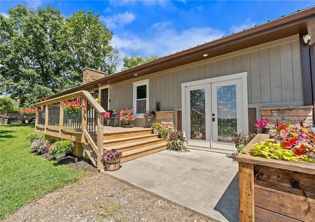 Photo 2 of Single family home for sale at 11026 Shach Crk Rd, Excelsior Springs, MO 64024 | MLS# 2630422 | Listing updated on 2026-08-27