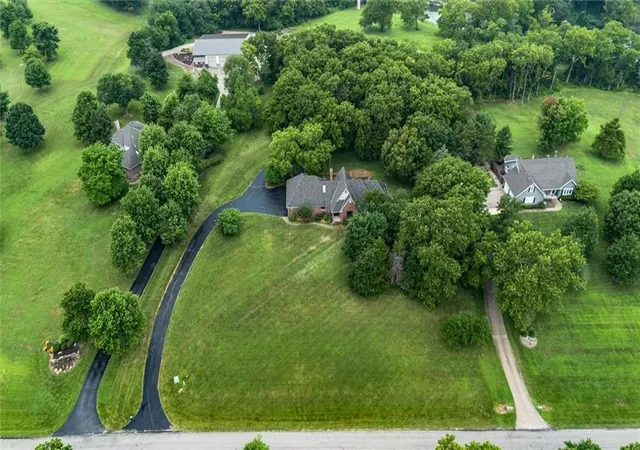 2nd image of 2530 Greenwood Dr, Ottawa, KS 66067 | MLS# 2630424
