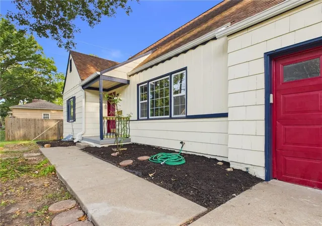 3rd image of 5311 W 55th Street, Roeland Park, KS 66205 | MLS# 2630427