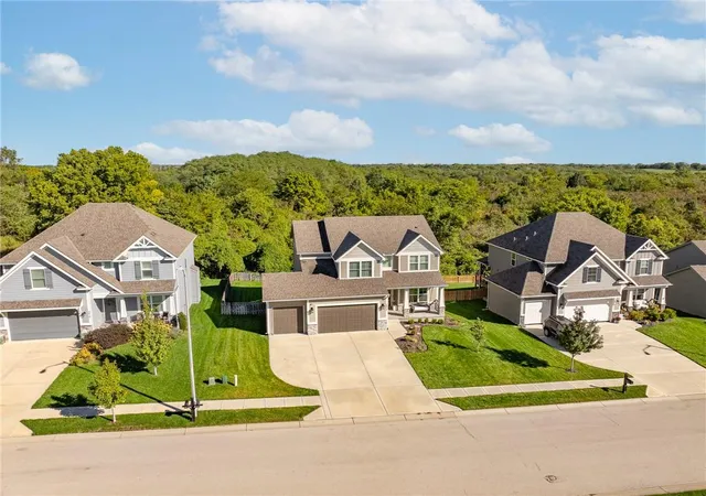 Photo 2 of Single family home for sale at 5612 Nw 96th Street, Kansas City, MO 64154 | MLS# 2630437 | Listing updated on 2026-10-19