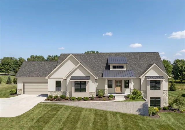 1st image of 18501 Floyd St, Stilwell, KS 66085 | MLS# 2630443