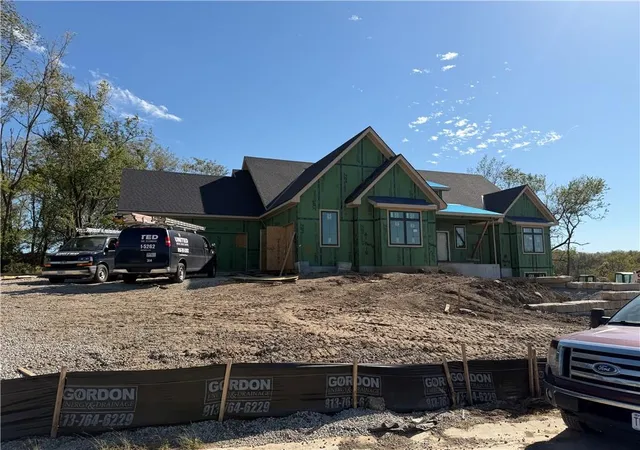 Photo 2 of Single family home for sale at 18501 Floyd St, Stilwell, KS 66085 | MLS# 2630443 | Listing updated on 2026-10-13