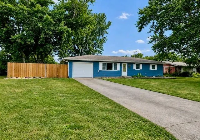 1st image of 721 E Garfield St, Iola, KS 66749 | MLS# 2630448