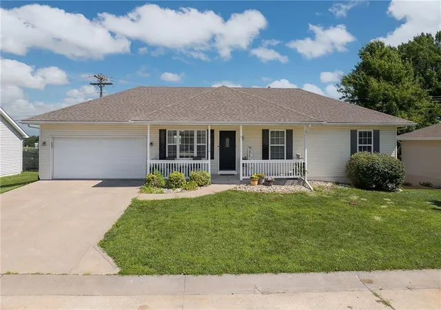 Homes for sale in Cameron, MO | 714 Harris Ln, Cameron, MO 64429 | MLS# 2630449