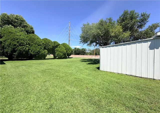 Homes for sale in Nevada, MO | 1402 W Walnut St, Nevada, MO 64772 | MLS# 2630450
