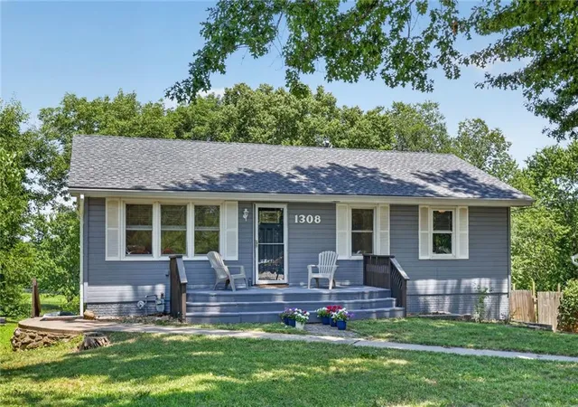 Photo 1 of Sale Pending at 1308 Ne 88th Street, Kansas City, MO 64155 | MLS# 2630452 | Listing updated on 2026-08-07