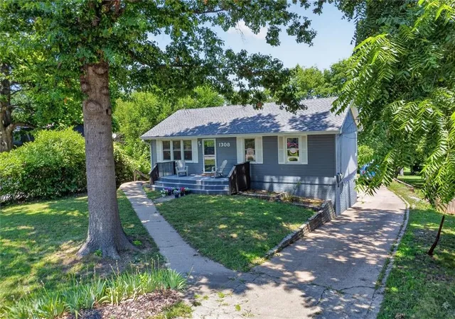 Photo 2 of Sale Pending at 1308 Ne 88th Street, Kansas City, MO 64155 | MLS# 2630452 | Listing updated on 2026-08-07