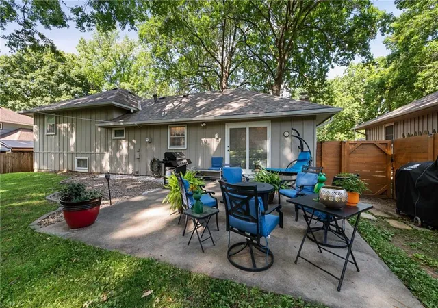 5th image of 5223 Cody St, Shawnee, KS 66203 | MLS# 2630454