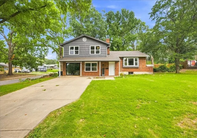 Photo 1 of Single family home for sale at 10001 Cambridge Ave, Kansas City, MO 64134 | MLS# 2630458 | Listing updated on 2026-08-20