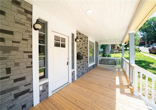 Photo 3 of Single family home for sale at 1407 Felix St, Saint Joseph, MO 64501 | MLS# 2630464 | Listing updated on 2026-09-20