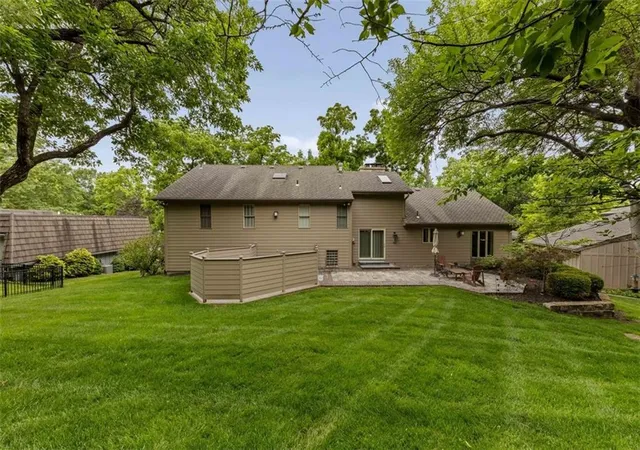 Homes for sale in Leawood, KS | 12503 Overbrook Rd, Leawood, KS 66209 | MLS# 2630475