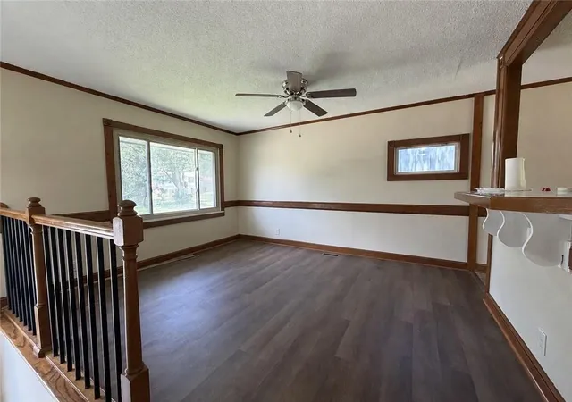 Photo 3 of Sale Pending at 1519 N Geronimo Dr, Independence, MO 64058 | MLS# 2630490 | Listing updated on 2026-08-27