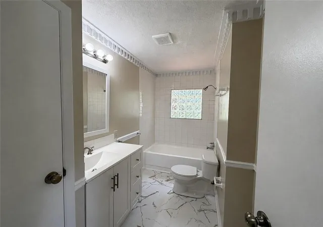 Photo 4 of Sale Pending at 1519 N Geronimo Dr, Independence, MO 64058 | MLS# 2630490 | Listing updated on 2026-08-27