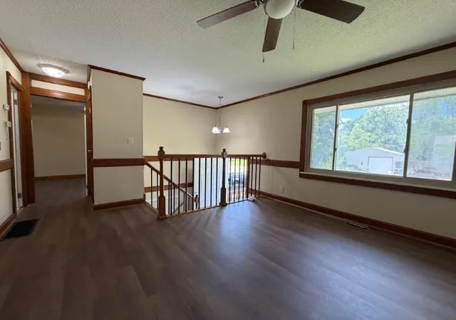 Photo 3 of Sale Pending at 1519 N Geronimo Dr, Independence, MO 64058 | MLS# 2630490 | Listing updated on 2026-08-27